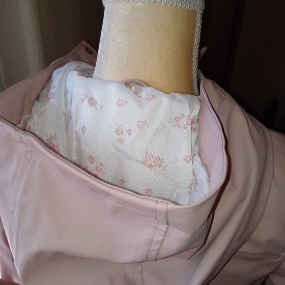 Michael Kors Raincoat Girls Size 10/12 - Picture 9 of 14